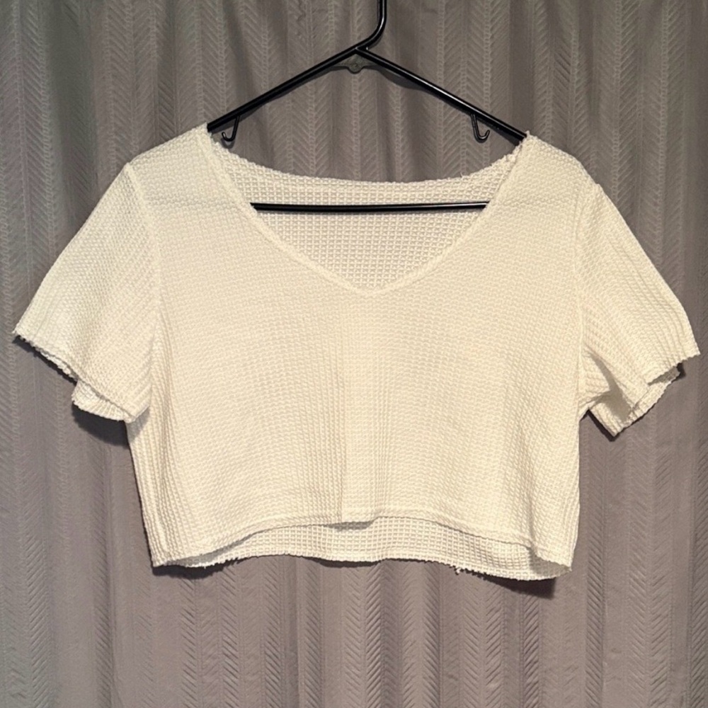 SHEIN V-Neck Cropped Top